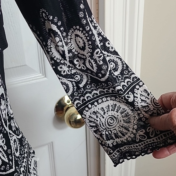 Axcess Mesh Blouse - Picture 4 of 11